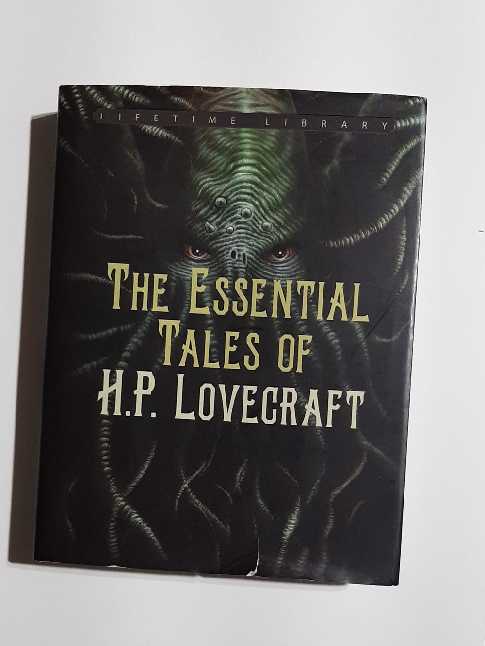 The Essential Tales of H.P. Lovecraft - Black/Green Hardcover